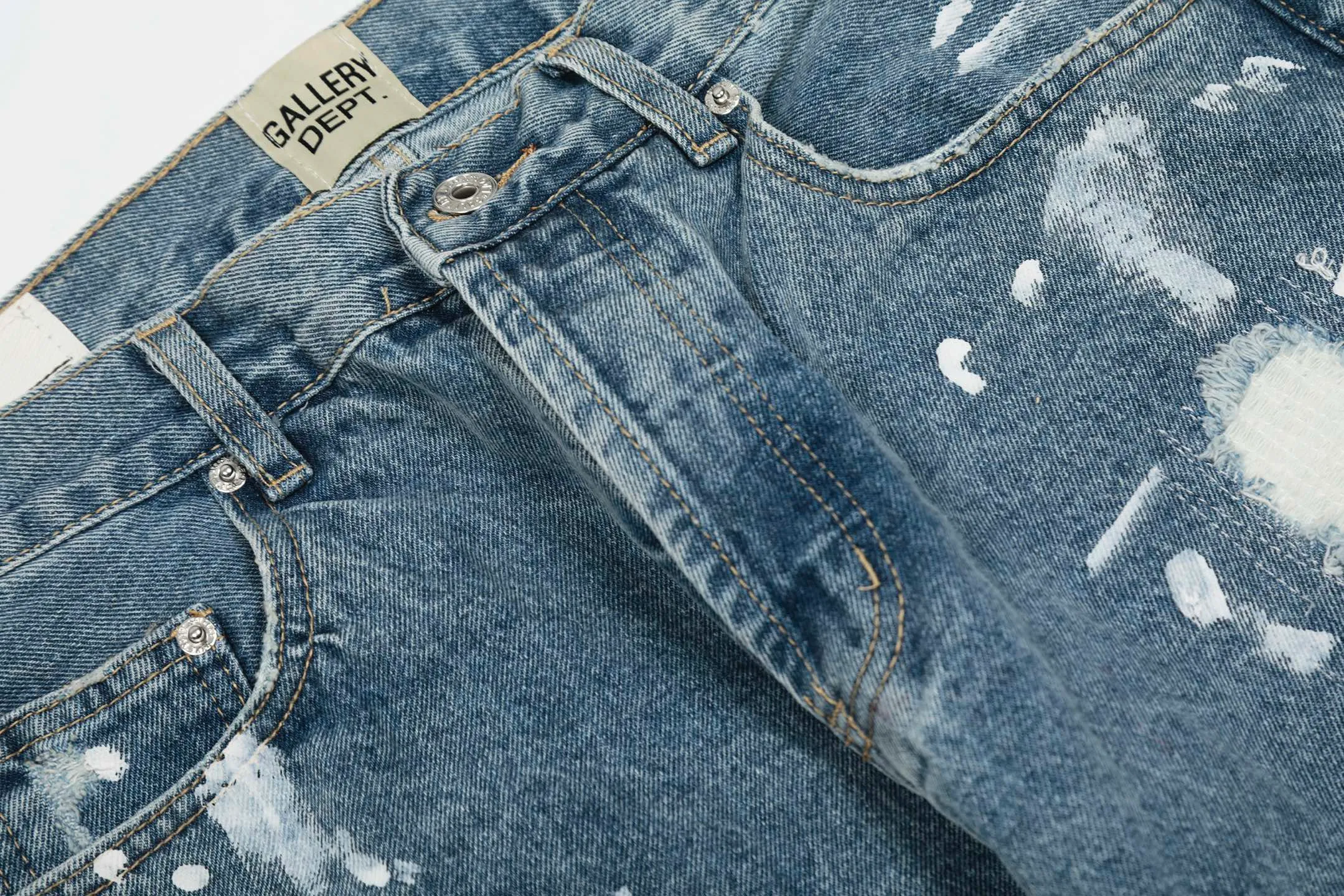 #8149 P250💰 Independent GALLERY DEPT. Vintage hole patch splicing black leather cross loose washed flared jeans - truly restore the ultimate vintage texture - original hardware accessories washed and other elevators, QR code analysis are all purchased from the original factory, high degree of restoration, you are welcome to compare with a certain product ~ - three-dimensional version loose and comfortable, not picky about the figure, tall and slim, factory Seiko, original factory quality control, same style for men and women, can be matched with couples, versatile recommendation Essential jeans for all seasons - sizes: 28 30 32 34 36